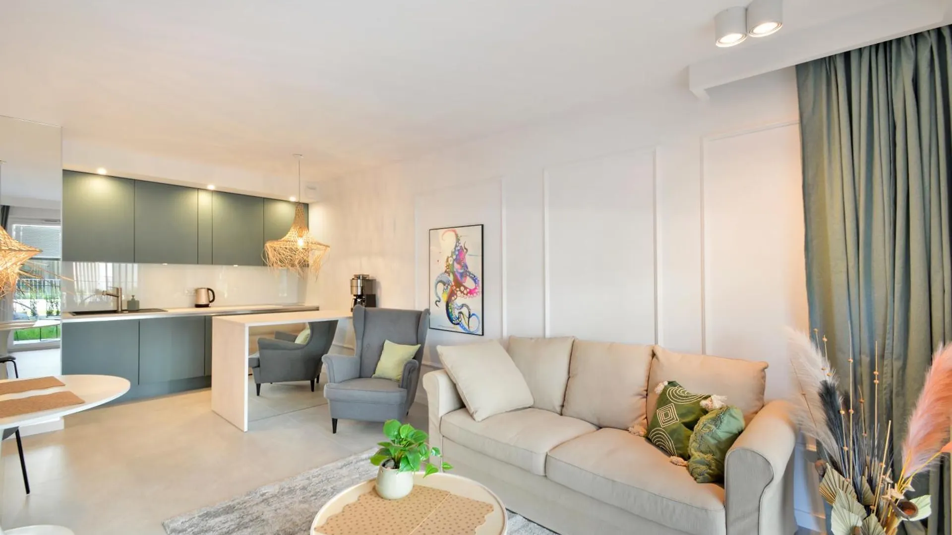 Rentplanet - Apartament Miejski Las Kołobrzeg