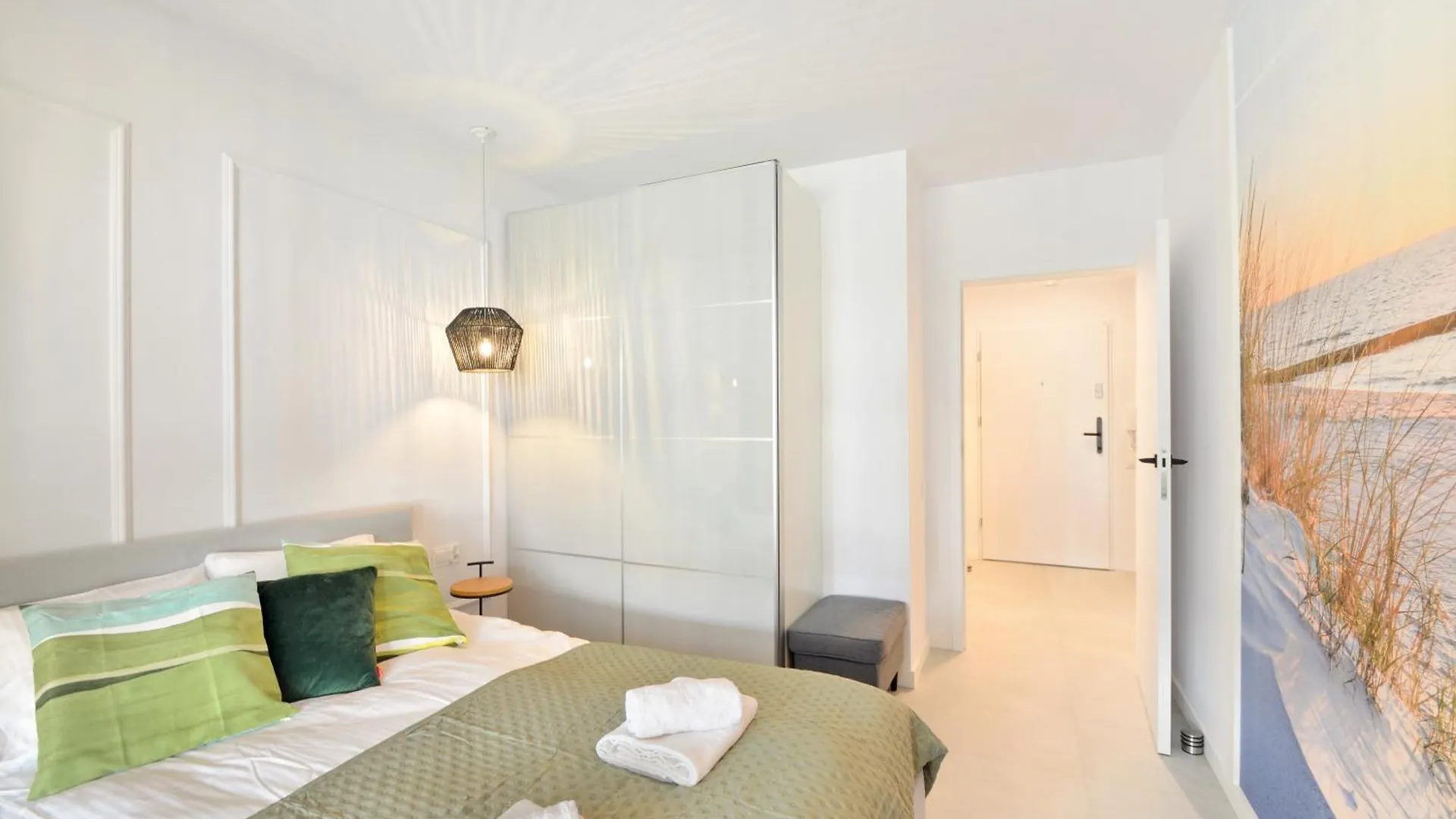 Rentplanet - Apartament Miejski Las Kolobrzeg